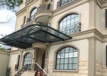 Rumah Mewah Tasya Farasya dengan 4 Lantai, Marmer dan Chandelier yang Menawan