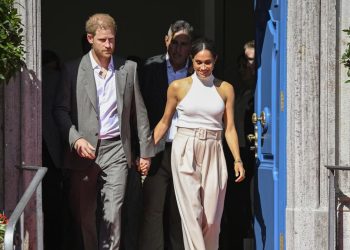 Pangeran Harry dan Meghan Markle Kembali ke Inggris Menggunakan Jet Pribadi dan Biayanya