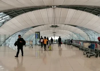 Banjir di Bangkok Ganggu Penerbangan Ratusan Wisatawan Terjebak di Bandara