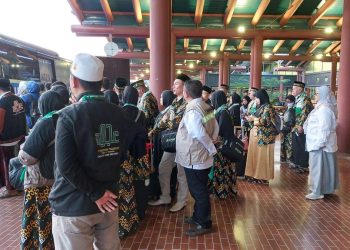 Erupsi Gunung Anak Krakatau Ganggu Penerbangan Umrah, Tips untuk Jemaah